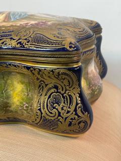  Manufacture Nationale de S vres Sevres Porcelain MONUMENTAL SEVRES PORCELAIN AND ORMOLU BOX - 2028522