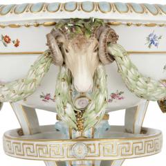  Meissen Antique painted and parcel gilt porcelain vase by Meissen - 1274559