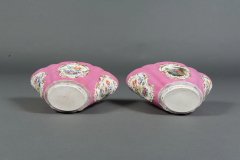  Meissen Porcelain Manufactory A PAIR OF MEISSEN PORCELAIN PINK GROUND CACHE POTS 19TH CENTURY - 3567171