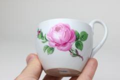  Meissen Porcelain Manufactory Meissen Swan Handle Demitasse Cup and Saucer in Rose Pattern 1950 Germany - 3098528