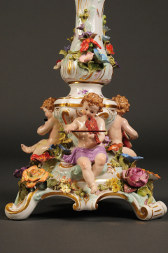  Meissen Porcelain Manufactory PAIR OF MEISSEN PORCELAIN FOUR ARM FIGURAL CANDELABRA 19TH CENTURY - 3566827