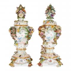  Meissen Porcelain Manufactory Pair of very large floral Rococo style Meissen potpourri vases - 3141526