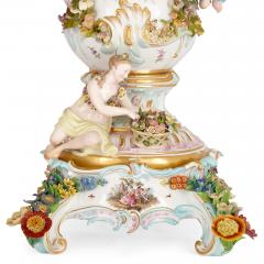  Meissen Porcelain Manufactory Pair of very large floral Rococo style Meissen potpourri vases - 3141531
