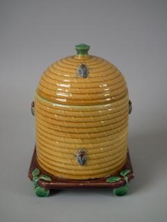  Minton Minton Majolica Beehive Honey Pot and Cover - 1766244