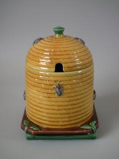  Minton Minton Majolica Beehive Honey Pot and Cover - 1766246