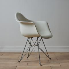  Modernica Modernica Case Study White Fiberglass Arm Shell Chair with Chrome Eiffel Base - 3244354