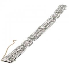  Oscar Heyman Brothers OSCAR HEYMAN PLATINUM CIRCA 1925 DIAMOND AND CALIBRE CUT GREEN EMERALD BRACELET - 2926312