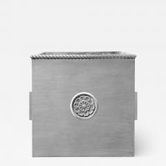  Pennoyer Newman Rope Edge Square Planter with Medallion on Four Sides - 4225837