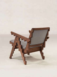  Phantom Hands Crocodile Chair in Dark Teak - 3833807