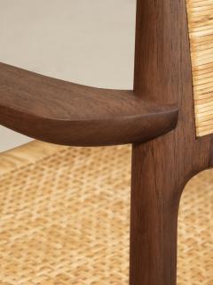  Phantom Hands Phantom Hands Tang li Dining Chair - 3833691