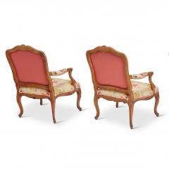  Ralph Lauren Pair of Antique Louis XV Carved Walnut Fauteuils Arm Chairs - 4715762