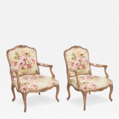  Ralph Lauren Pair of Antique Louis XV Carved Walnut Fauteuils Arm Chairs - 4716741