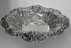  Reed Barton Reed Barton Francis 1 Sterling Silver Repousee Footed Large Dish 1955 - 363277