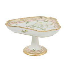  Royal Copenhagen 148 Piece Royal Copenhagen Flora Danica Part Dessert Service By Royal Copenhagen - 4644989