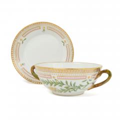  Royal Copenhagen 148 Piece Royal Copenhagen Flora Danica Part Dessert Service By Royal Copenhagen - 4644991