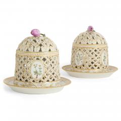  Royal Copenhagen Two Danish porcelain Flora Danica ice cream domes by Royal Copenhagen - 4585032