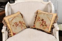  Royal Manufacture of Aubusson Pair of French 19th Century Aubusson Tapestry Pillows with Roses and Tassels - 3485372