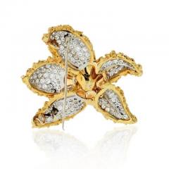  Ruser Jewelry William Ruser RUSER 1960S 18K TWO TONE FLOWER WITH PAVE SET DIAMOND LEAVES BROOCH - 1858424