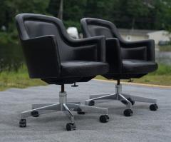  Stow Davis Furniture Co Pair of Stow Davis Black Leather Chrome Rolling Swivel Desk or Office Chairs - 4302454