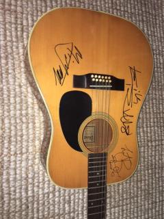  The Rolling Stones Rolling Stones Autographed Acoustic Guitar - 533418