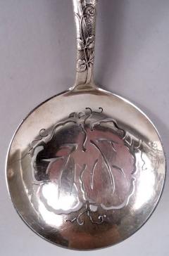  Tiffany Co Antique Tiffany Fruits Flowers Sterling Silver Peapod Pea Server - 4338915
