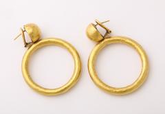  Tiffany Co Paloma Picasso for Tiffany Co 18K Yellow Gold Hammered Hoop Earrings - 4270340