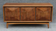  United Furniture Corporation Expertly Restored United Furniture Walnut Diamond Triple Dresser 9 Drawers 1960s - 3321925