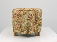  Up Z vody Art Deco Floral Tapestry Stool Tabouret Pouf Ottoman Vienna Austria 1930s - 4571388