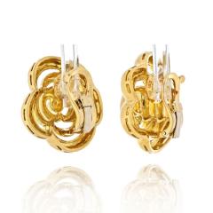  Van Cleef Arpels VAN CLEEF ARPELS 18K YELLOW GOLD 1998 OPENWORK FLOWER BLOSSOM EARRINGS - 2473638