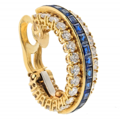  Van Cleef Arpels VAN CLEEF ARPELS 18K YELLOW GOLD SAPPHIRE AND DIAMOND HOOP EARRINGS - 3707918