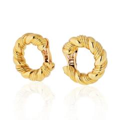  Van Cleef Arpels VAN CLEEF ARPELS 1970S 18K YELLOW GOLD TWISTED HOOP EARRINGS - 1797401