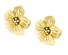  Van Cleef Arpels VAN CLEEF ARPELS DIAMOND 18 KARAT GOLD LARGE MAGNOLIA EARRINGS - 3101943