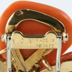  Van Cleef Arpels VCA Paris Mid 20th Century Coral Diamond and Gold Clematis Brooch - 262627