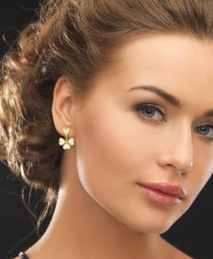  Van Cleef Arpels Van Cleef Arpels Sweet Alhambra Effeuillage Heart Earrings - 4382509