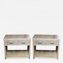  Venfield Pair of Two Tone Parchment Nightstands - 2040497