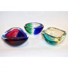  Venini Venini 1970s Italian Murano Glass Triangular Magenta and Blue Murano Glass Bowl - 1660468