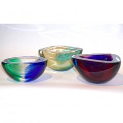  Venini Venini 1970s Italian Murano Glass Triangular Magenta and Blue Murano Glass Bowl - 1660469
