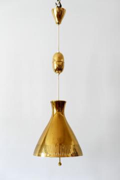  Vereinigte Werkst tten M nchen Mid Century Modern Counterweight Brass Pendant Lamp by Vereinigte Werkst tten - 1826540