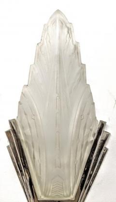  Verrerie des Hanots Pair of French Art Deco Wall Sconces Leaf Signed by Hanots - 3942382