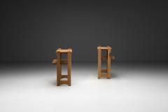  Votre Maison Pair of Guillerme et Chambron Oak Bedside Tables France Mid 20th Century - 4398944