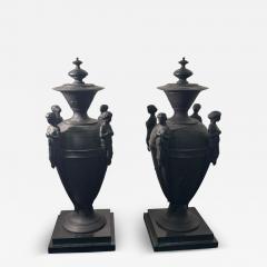  Wedgwood RARE PAIR OF ANTIQUE WEDGWOOD BASALT URNS - 4426707