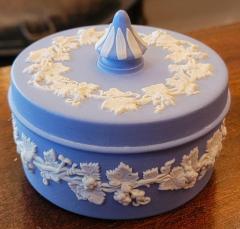  Wedgwood Wedgwood Jasperware Pale Blue Small Circular Lidded Vanity Box - 4270130