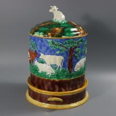  Wedgwood Wedgwood Majolica Cow Cheese Keeper - 4050411