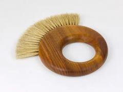  Werkst tte Carl Aub ck Large Carl Aubock Midcentury Walnut Ring Clothes Brush Austria 1950s - 4062580