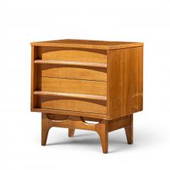  Young Manufacturing Company Young Manufacturing Mid Century Walnut Curved Front Nightstands Pair - 4639100