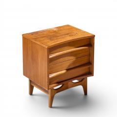  Young Manufacturing Company Young Manufacturing Mid Century Walnut Curved Front Nightstands Pair - 4639102