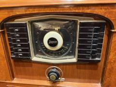  Zenith Electronics Zenith Console Radio and Record Changer Model 12H689 Kenwood 1942 - 4461506