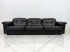  de Sede De Sede DS 101 James Bond Reclining Leather 3 Seat Sofa With 2 Ottomans - 3849288