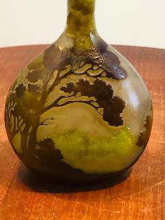  mile Gall EXQUISITE EMILE GALLE CAMEO CARVED TREE IN LANDSCAPE VASE - 1059811