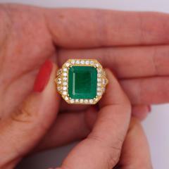 10 Carat Colombian Emerald Diamond Halo Split Shank in 18K Gold Statement Ring - 3919011